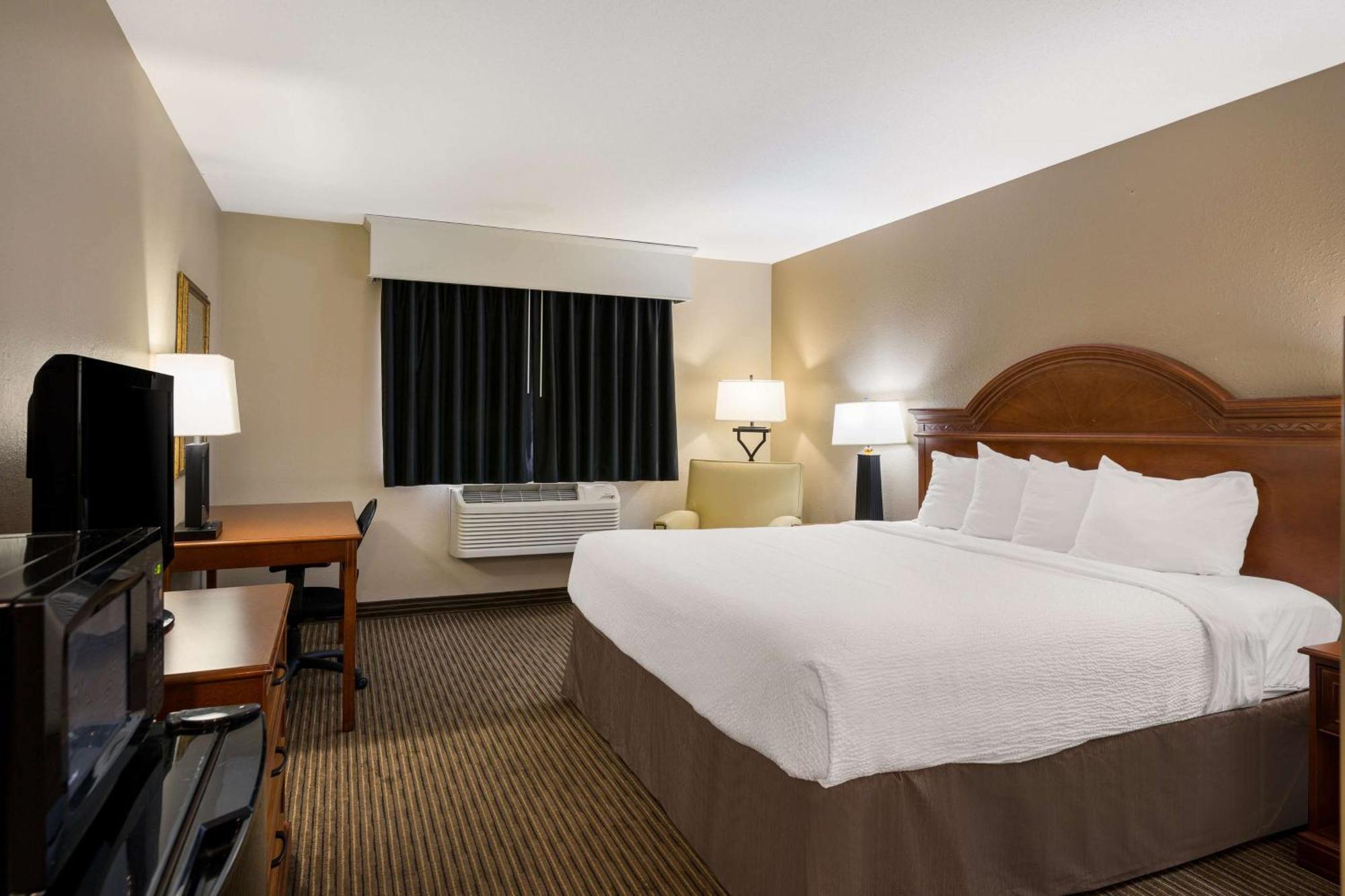 Hotel Revel Minot Exterior foto